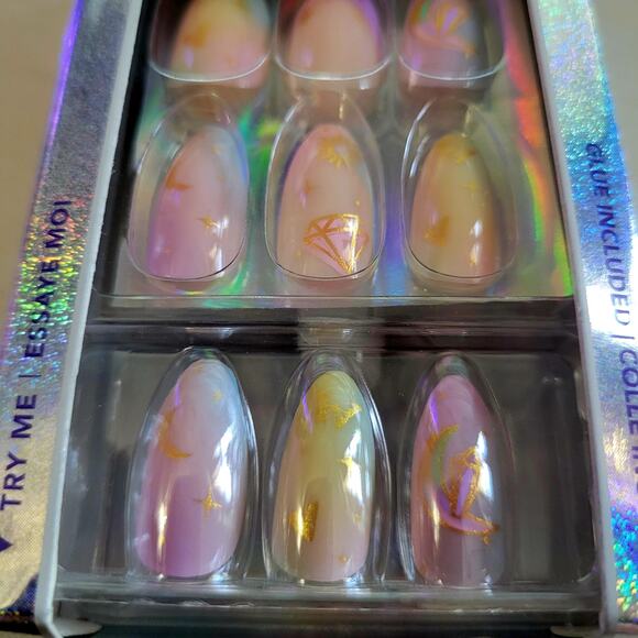 New Claire’s Vegan Glue-On Nails, Long Stiletto 24pc Celestial Moon & Sun Design - Picture 3 of 5